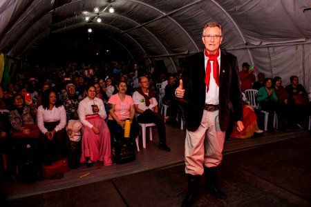 19.09.2019 - Vice-prefeito Idemar Barz prestigia show do grupo Querência - Foto Michel Corvello
