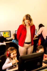 19.09.2019 - Prefeita Paula Mascarenhas visita o novo laboratório de informática da Emef Mário Meneghetti - Foto: Gustavo Vara