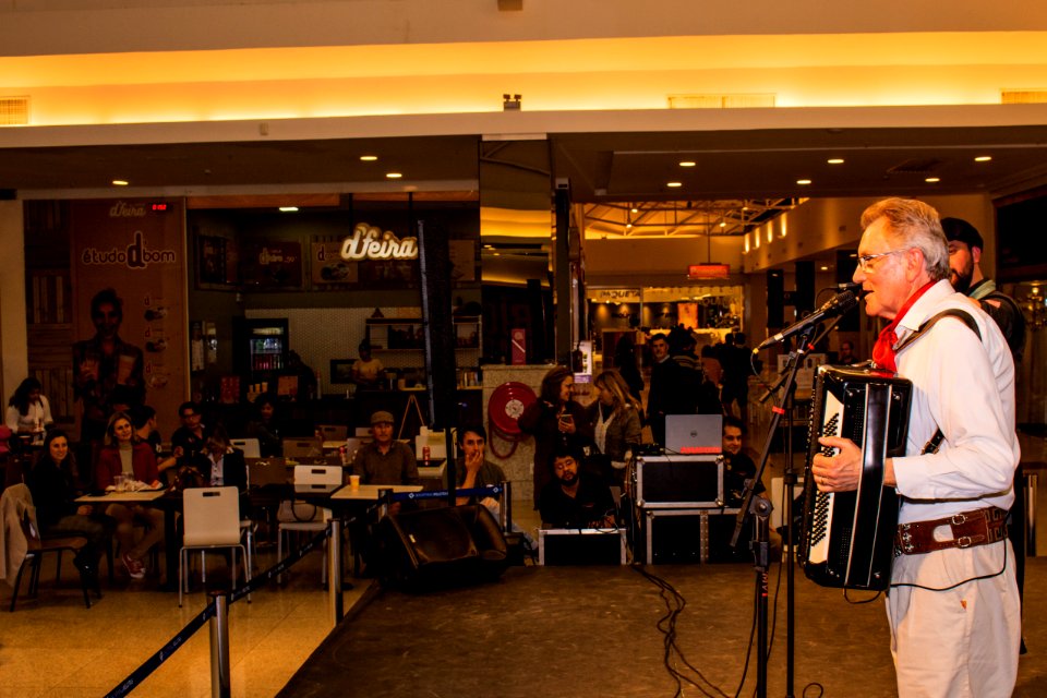 19.09.2019 - Prefeita Paula Mascarenhas prestigia apresentação do vice Idemar Barz e o músico Alci Vieira Jr - Foto Michel Corvello