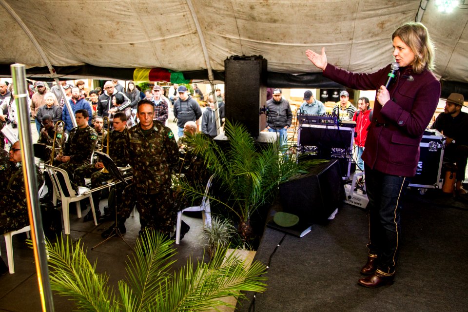 14.09.2019 - Prefeita Paula Mascarenhas e o vice Idemar Barz no evento de abertura da Semana Farroupilha, no Largo do Mercado Central - Foto: Gustavo Vara