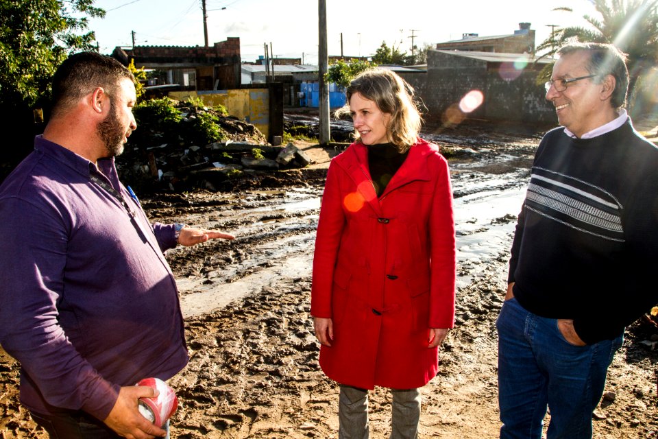 12.09.2019 - Prefeita Paula Mascarenhas  durante visita a um dos pontos da cidade que passou por alagamentos, no Corredor do Obelisco - Foto: Gustavo Vara