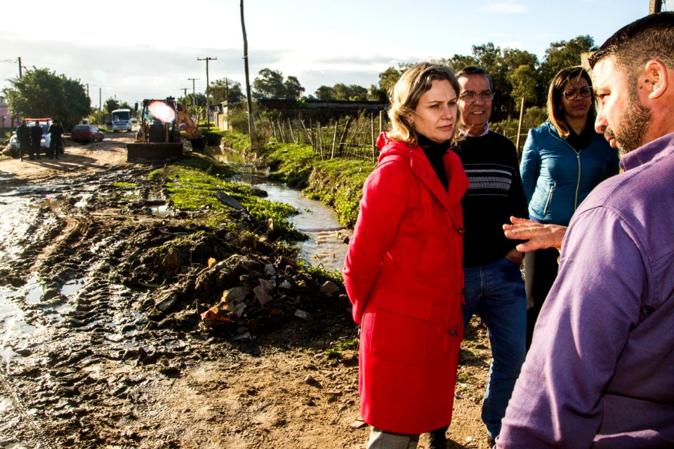 12.09.2019 - Prefeita Paula Mascarenhas  durante visita a um dos pontos da cidade que passou por alagamentos, no Corredor do Obelisco - Foto: Gustavo Vara