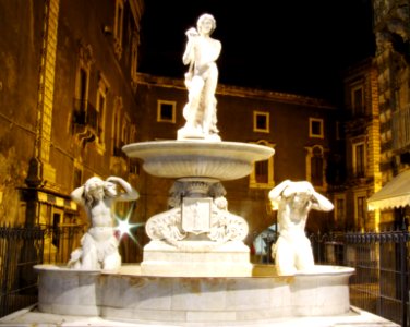 Piazza Duomo-Catania-Sicilia-Italy - Creative Commons by gnuckx
