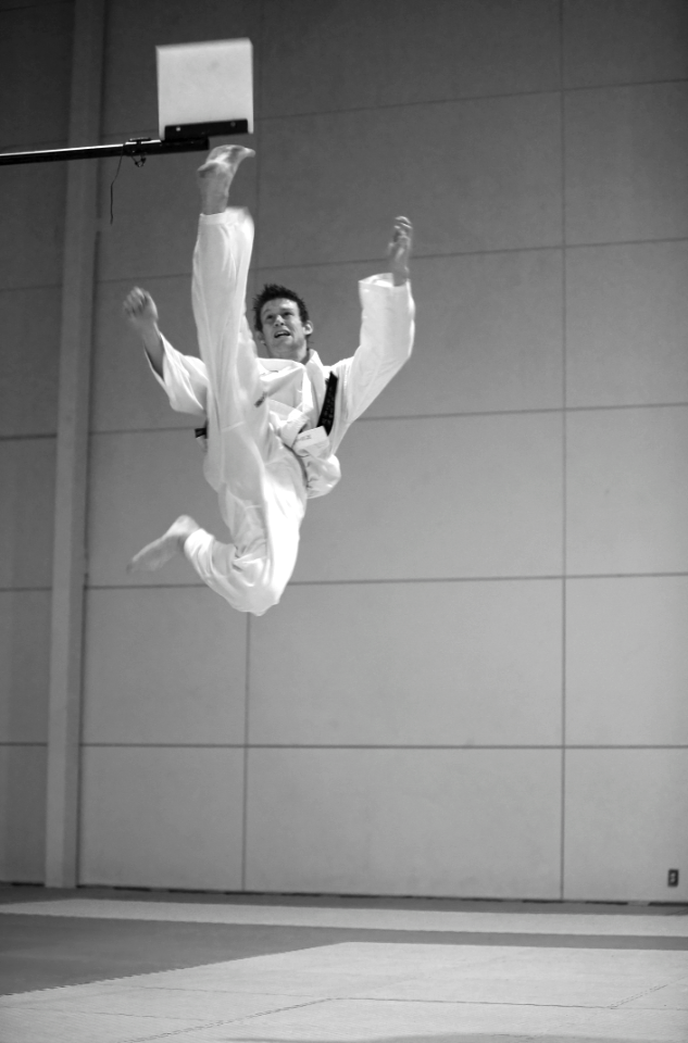 Shane Black Flying High Kick