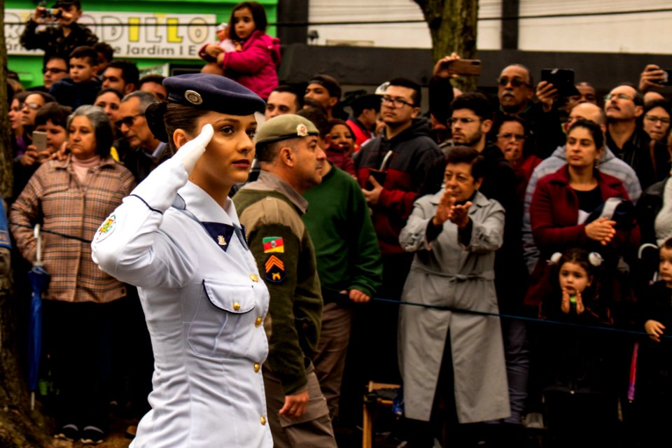 07.09.2019 - Prefeita Paula e o vice-prefeito Idemar Barz prestigiam desfile cívico militar de 7 de setembro - Foto Michel Corvello