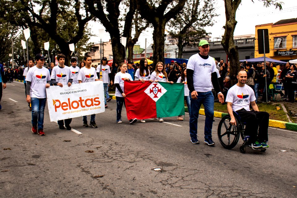07.09.2019 - Prefeita Paula e o vice-prefeito Idemar Barz prestigiam desfile cívico militar de 7 de setembro - Foto Michel Corvello