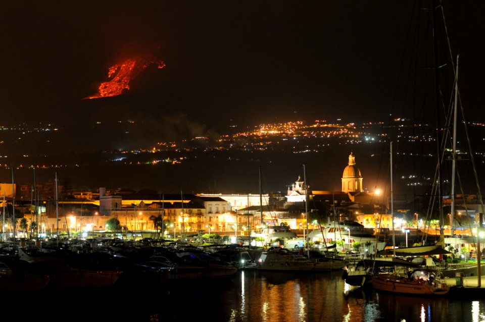 Etna Volcano Paroxysmal Eruption July 30 2011 - Creative Commons by gnuckx