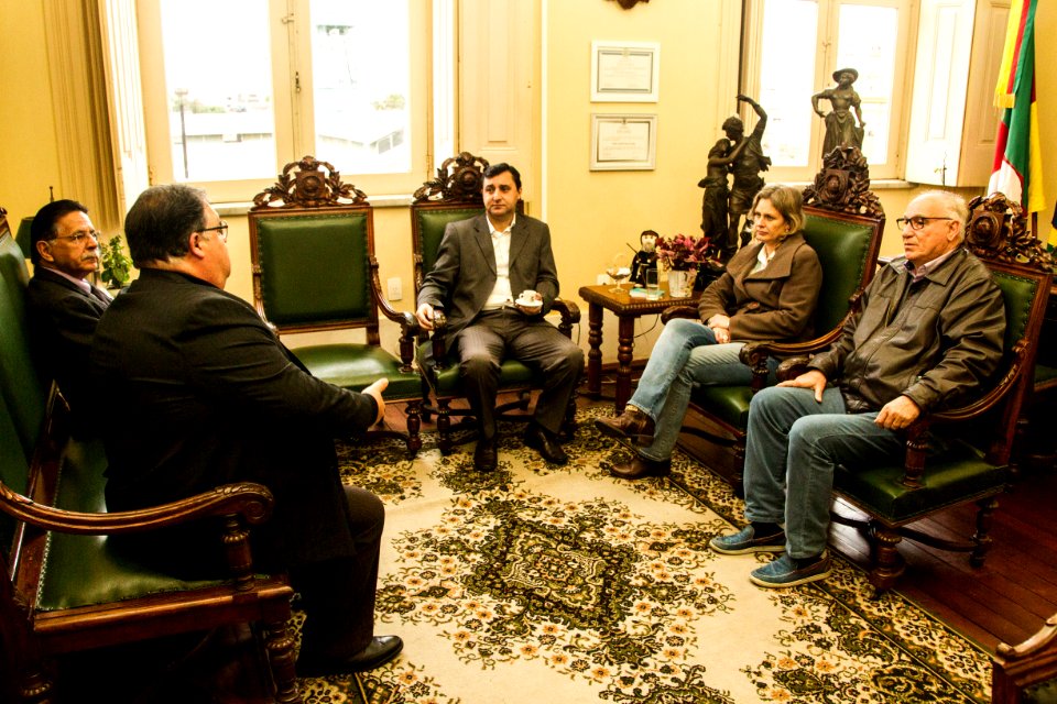 10.09.2019 - Prefeita Paula Mascarenhas recebe a  visita do pastor Paulo Brizolara, coordenador da igreja Assembleia de Deus - Foto: Gustavo Vara