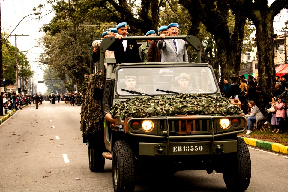 07.09.2019 - Prefeita Paula e o vice-prefeito Idemar Barz prestigiam desfile cívico militar de 7 de setembro - Foto Michel Corvello