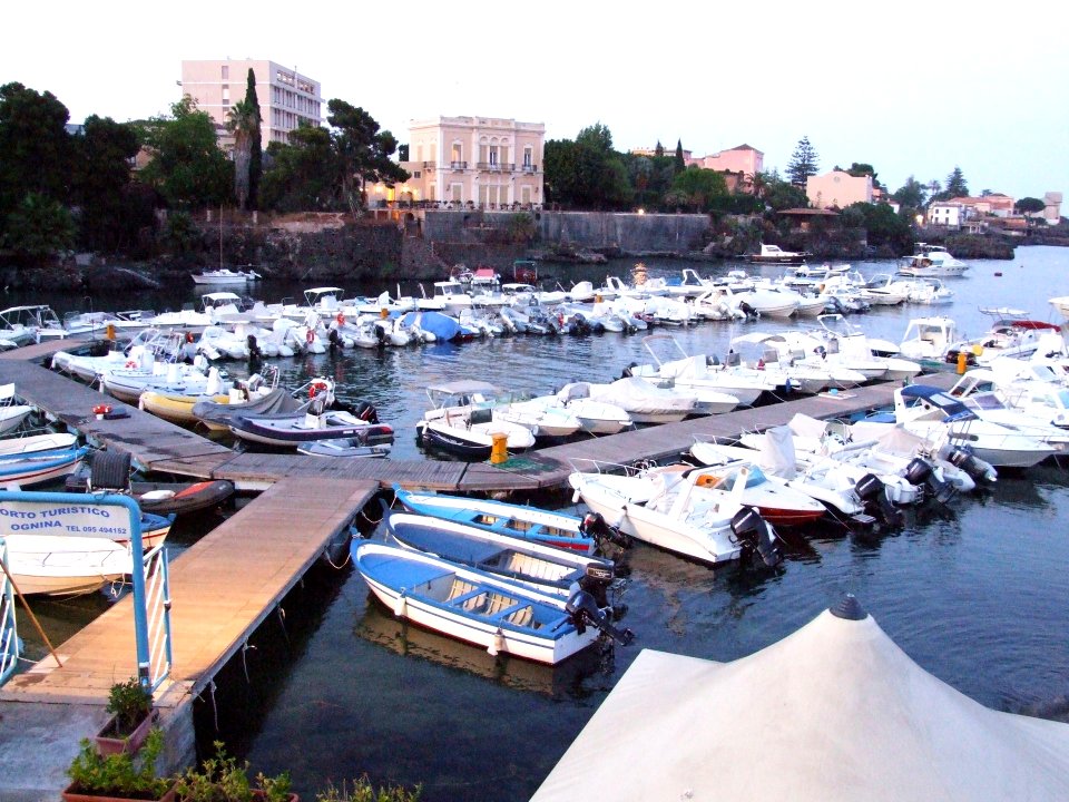 Porto Ulisse-Ognina-Catania-Sicilia-Italy - Creative Commons by gnuckx