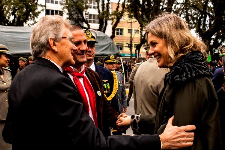 07.09.2019 - Prefeita Paula e o vice-prefeito Idemar Barz prestigiam desfile cívico militar de 7 de setembro - Foto Michel Corvello