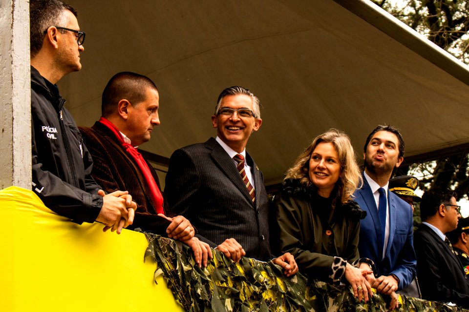 07.09.2019 - Prefeita Paula e o vice-prefeito Idemar Barz prestigiam desfile cívico militar de 7 de setembro - Foto Michel Corvello