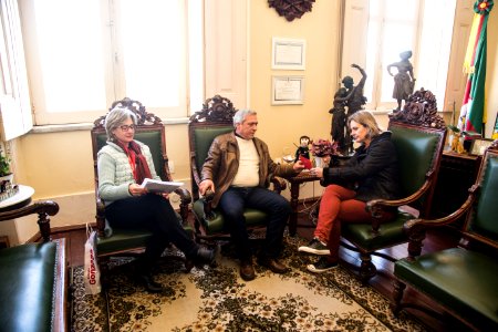03.09.2019 - Prefeita Paula Mascarenhas recebe convite para evento do Colégio Gonzaga - Foto: Gustavo Vara