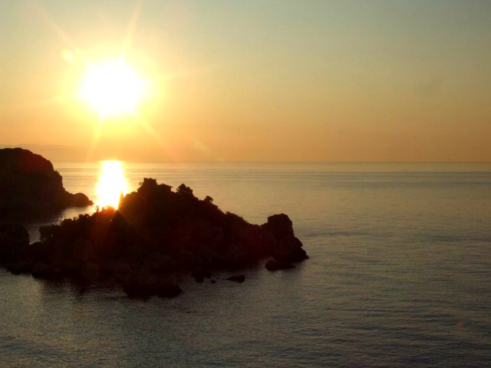 Dawn Sunset-Isola Bella-Taormina-Sicilia-Italy - Creative Commons by gnuckx