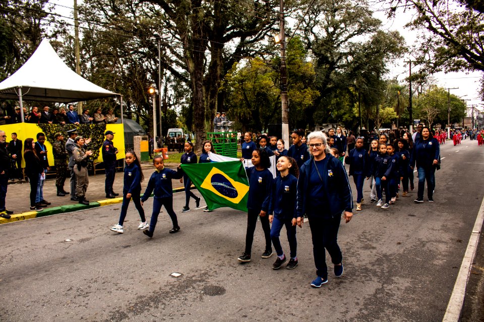 07.09.2019 - Prefeita Paula e o vice-prefeito Idemar Barz prestigiam desfile cívico militar de 7 de setembro - Foto Michel Corvello
