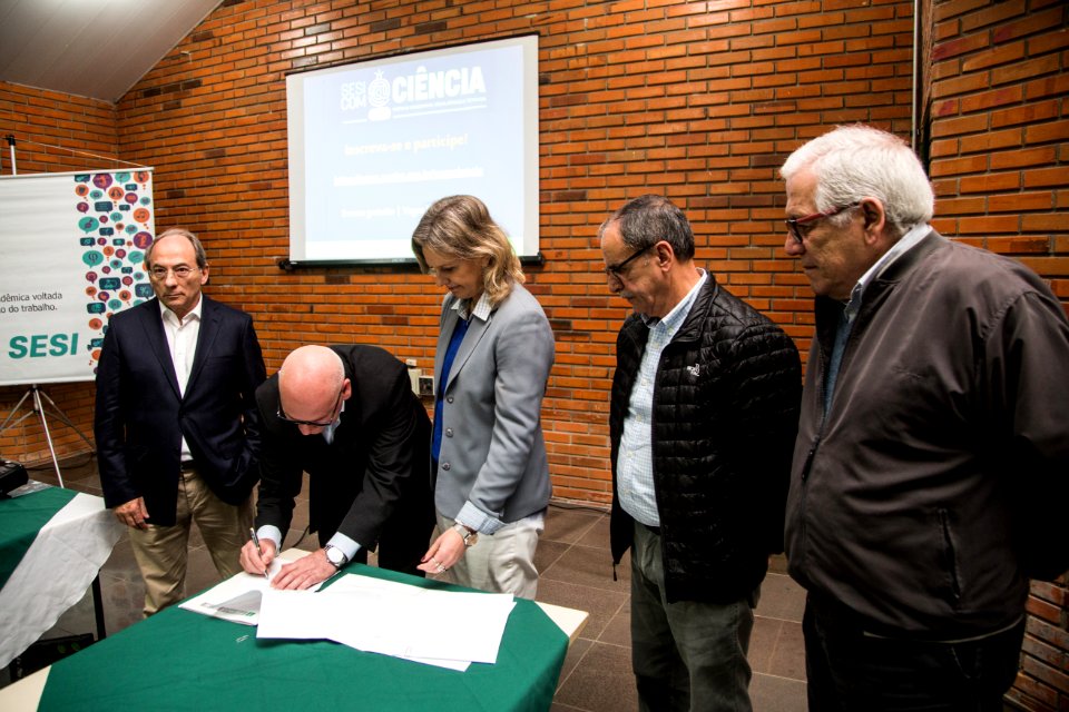 30.08.2019 - Prefeita Paula Mascarenhas realiza q qssinatura de convênio entre Prefeitura e Sesi, para treinamento dos professores da rede municipal para atuarem com a metodologia Sesi Educação- Foto: Gustavo Vara