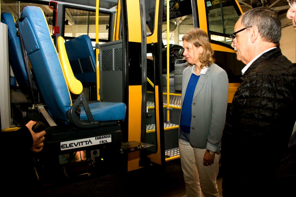 30.08.19 Prefeita entrega ônibus escolar para escolas da zona rural - Foto: Adriana Rabassa