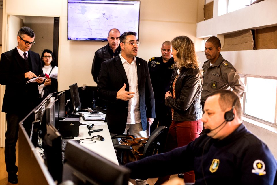 27.08.2019 - Jornal do Almoço ao vivo da sala de monitoramento da SSP, com apresentação dos dados do GGI pela prefeita Paula Mascarenhas - Foto: Gustavo Vara
