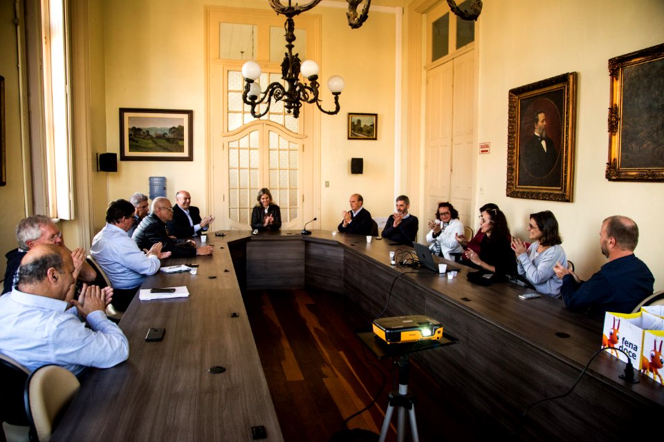 27.08.2019 - Prefeita Paula Mascarenhas em reunião com o CDL sobre os resultados da Fenadoce - Foto: Gustavo Vara