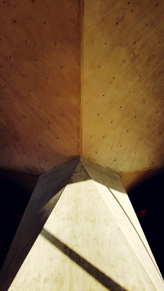 Column pillar construction