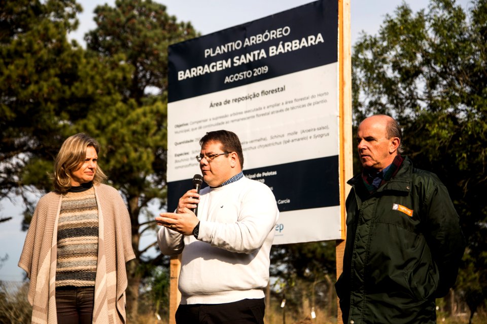 16.08.2019 - Prefeita Paula Mascarenhas participa do plantio de 250 mudas de árvores na Barragem Santa Bárbara - Foto: Gustavo Vara