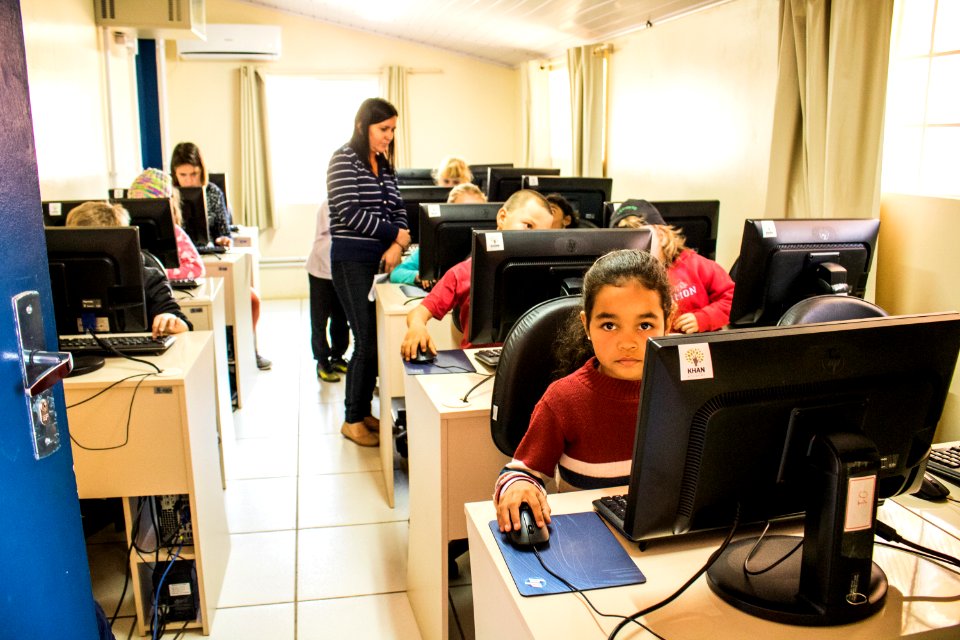07.08.2019 - Início do turno integral na Emef Maria Joaquina - Foto Michel Corvello