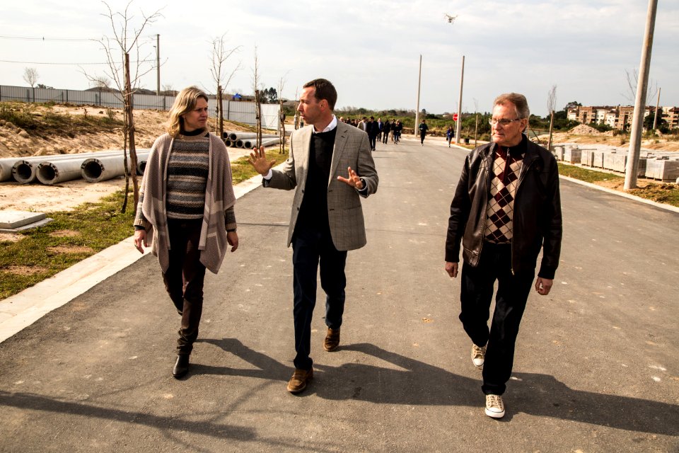 16.08.2019 - Prefeita Paula Mascarenhas e o vice Idemar Barz participam da inauguração da rua Coletora que ligará o Bairro Quartier à avenida Fernando Osório - Foto: Gustavo Vara