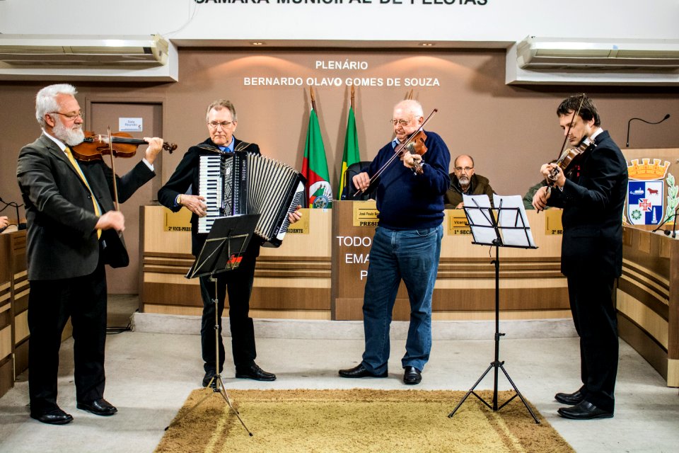 24.07.2019 - Prefeito em exercício Idemar Barz prestigia Sessão Solene em comemoração ao dia do Colono e da Imigração alemã - Foto Michel Corvello