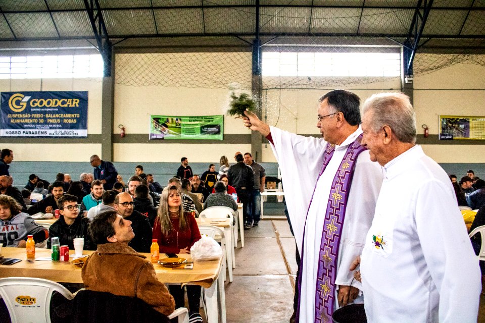 27.07.2019 - Prefeito em exercício Idemar Barz prestigia almoço na Paróquia São Cristovão em comemoração ao Dia do Motorista - Foto Michel Corvello