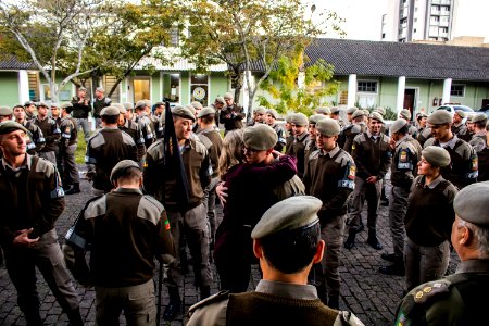 17.07.2019 - Prefeita Paula Mascarenas recebe homenagem dos soldados do 4º BPM - Foto Michel Corvello