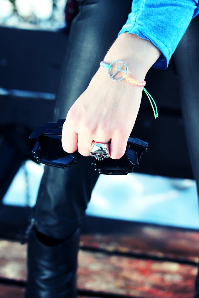 Jewelry sunglasses ring