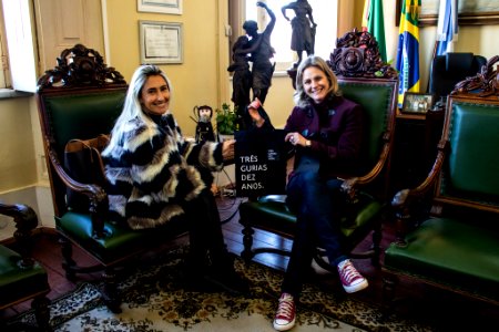 17.07.2019 - Prefeita Paula Mascarenhas recebe convite de 10 anos da marca Três Gurias - Foto Michel Corvello