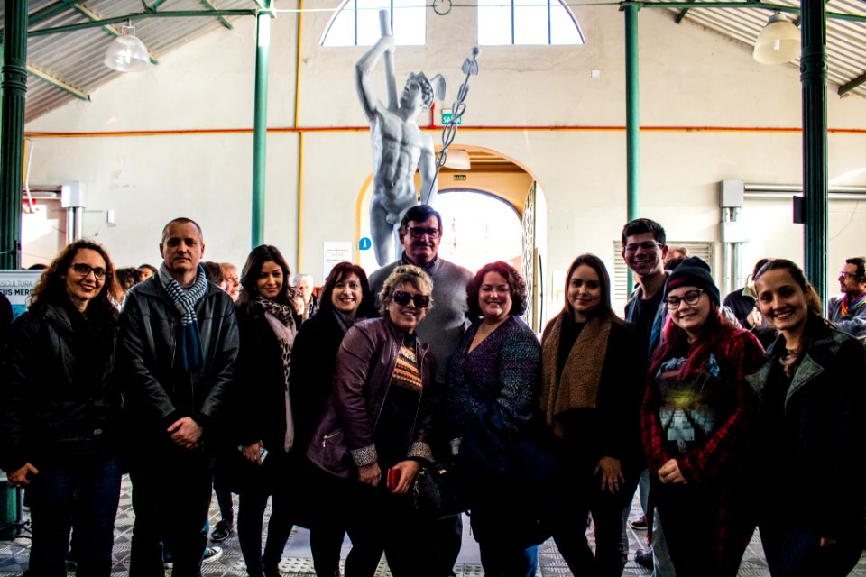 17.07.2019 - Prefeita Paula Mascarenhas prestigia a volta da estátua do Deus Mercúrio para o Mercado - Foto Michel Corvello