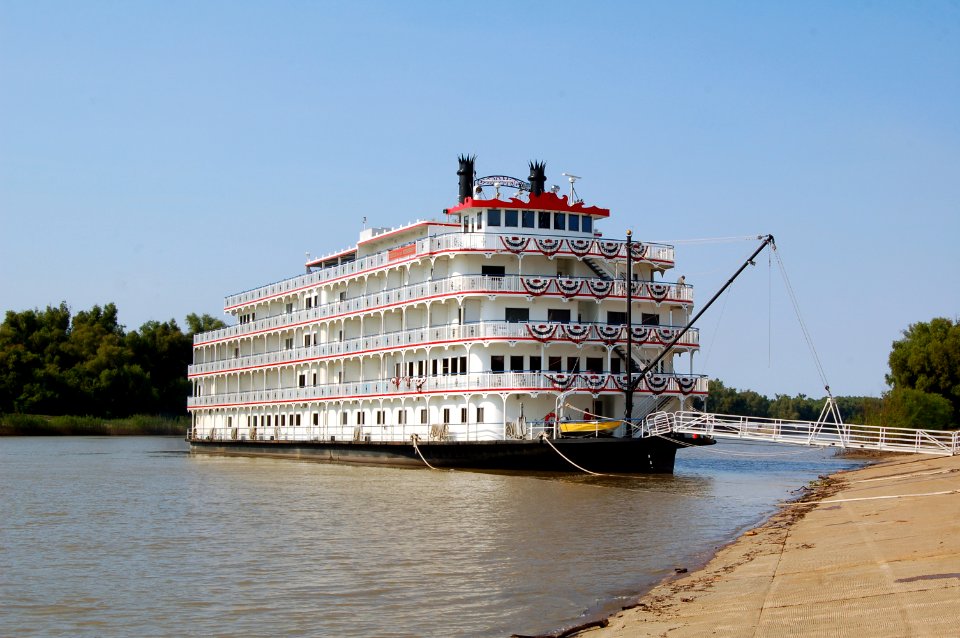 The Queen of the Mississippi at Vicksburg water front