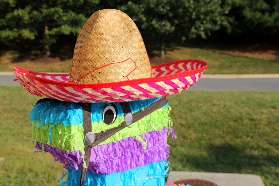 Piniata sombrero fiesta