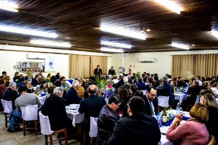 01.07.2019 - Prefeita Paula Mascarenhas prestigia posse conjunta dos Rotarys - Foto Michel Corvello