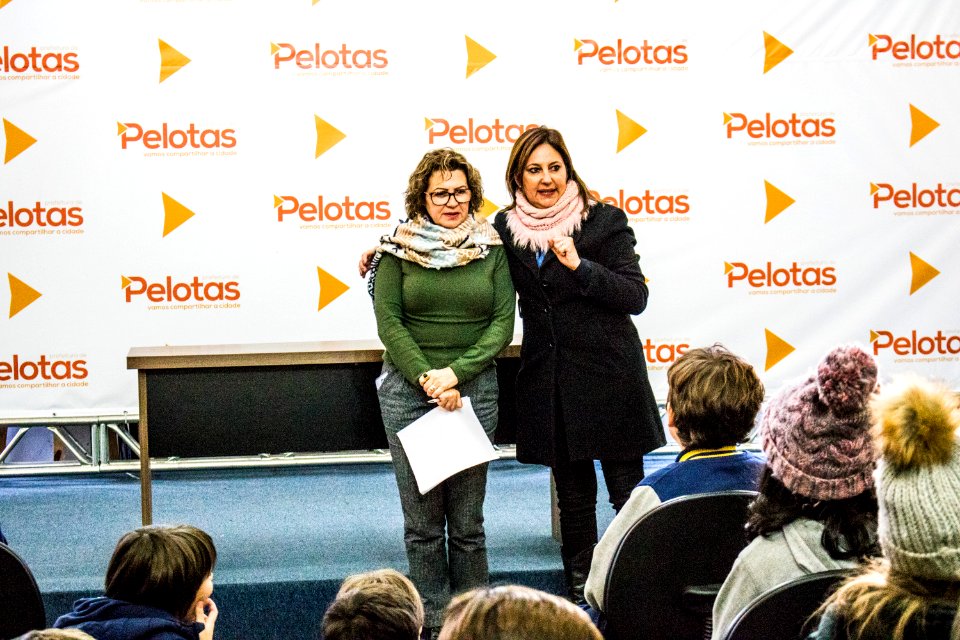 04.07.2019 - Prefeita Paula Mascarenhas recebe alunos do 4º ano do Colégio São José, para entrega de cartas do projeto “Cartas à Prefeita”  - Foto Michel Corvello