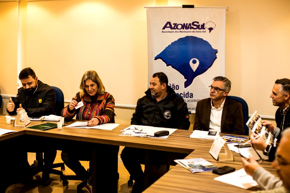 28.06.2019 - Prefeita Paula Mascarenhas participa da reunião da Azonasul - Foto: Gustavo Vara