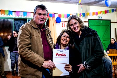 28.06.2019 - Prefeita Paula Mascarenhas prestigia entrega da regularização fundiária para 74 famílias do loteamento Cristovão José dos Santos - Foto Michel Corvello