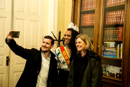 27.06.2019 - Prefeita Paula Mascarenhas Visita da Miss RS Gay, Kamilla Duarte - Foto: Gustavo Vara