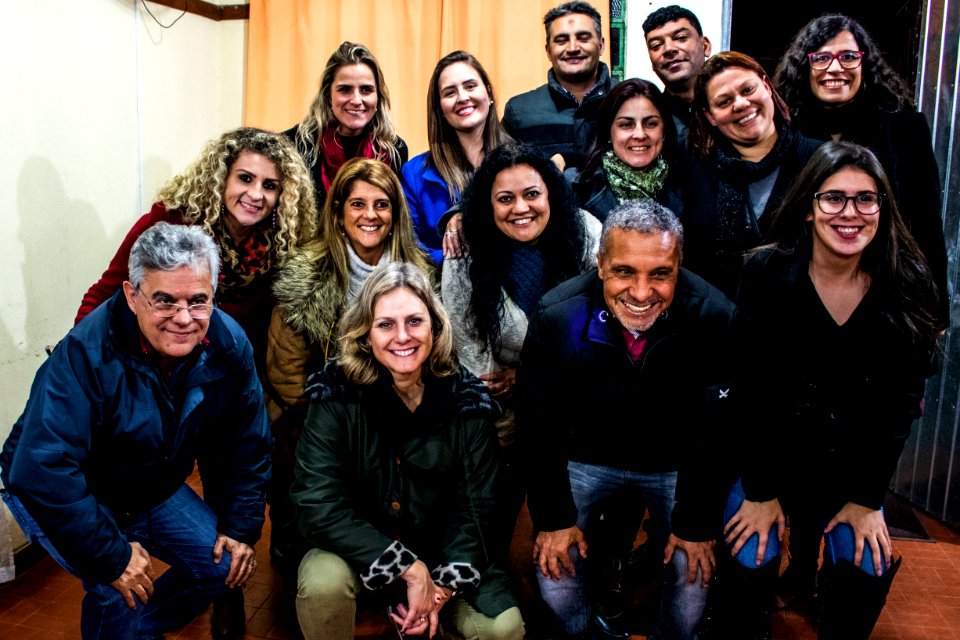 28.06.2019 - Prefeita Paula Mascarenhas prestigia entrega da regularização fundiária para 74 famílias do loteamento Cristovão José dos Santos - Foto Michel Corvello