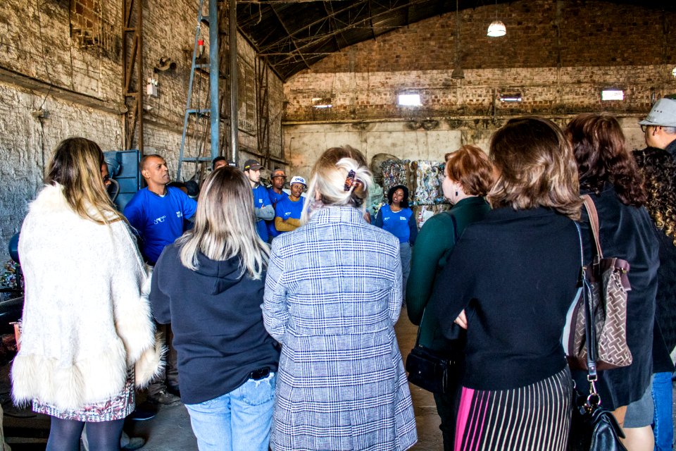 27.06.2019 -  Doação de máquina de prensar latinha para a Cooperativa de Reciclagem da Vila Castilhos - Foto Michel Corvello