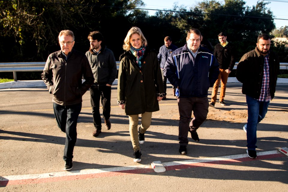27.06.2019 - Prefeita Paula Mascarenhas e o vice Idemar Barz acompanham o início do mutirão na Sanga Funda e entrega as obras de requalificação da avenida Ildefonso Simões Lopes - Foto: Gustavo Vara