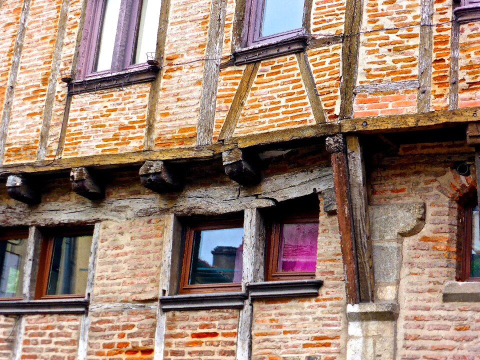 Structure beam facade