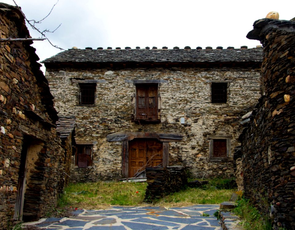 Casas de pizarra en Guadalajara (Spain).