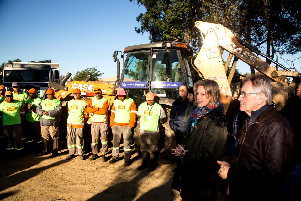 27.06.2019 - Prefeita Paula Mascarenhas e o vice Idemar Barz acompanham o início do mutirão na Sanga Funda e entrega as obras de requalificação da avenida Ildefonso Simões Lopes - Foto: Gustavo Vara