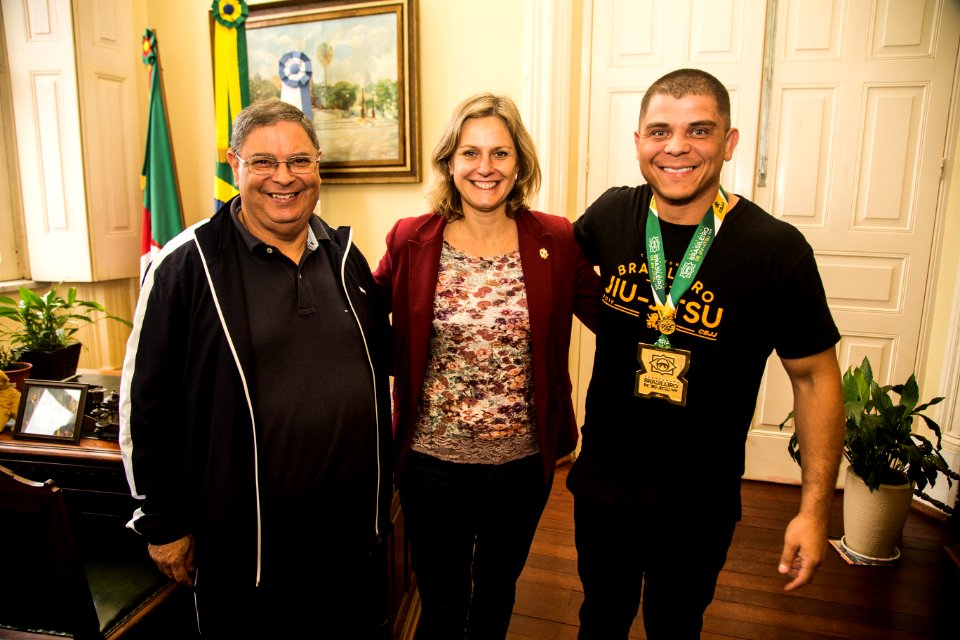 12.06.2019 - Prefeita Paula Mascarenhas em reunião com o atleta de Jiu-jítsu Leandro Ribas  - Foto: Gustavo Vara
