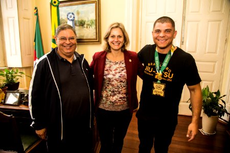 12.06.2019 - Prefeita Paula Mascarenhas em reunião com o atleta de Jiu-jítsu Leandro Ribas  - Foto: Gustavo Vara