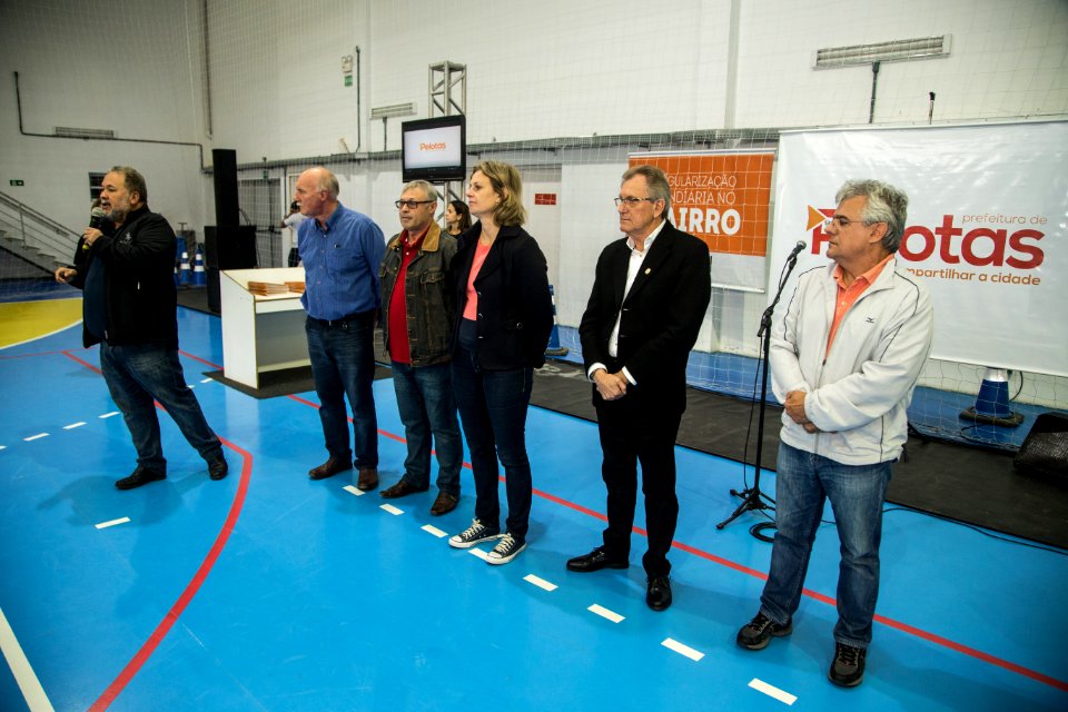 01.06.2019 - Entrega de contratos de regularização fundiária da Balsa - Foto: Gustavo Vara