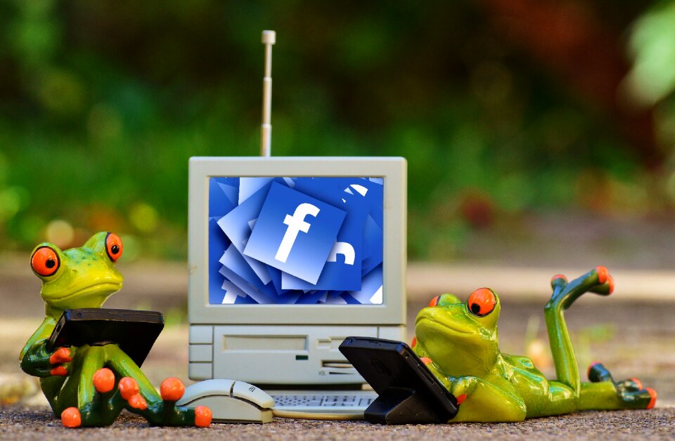 Social networks laptop funny